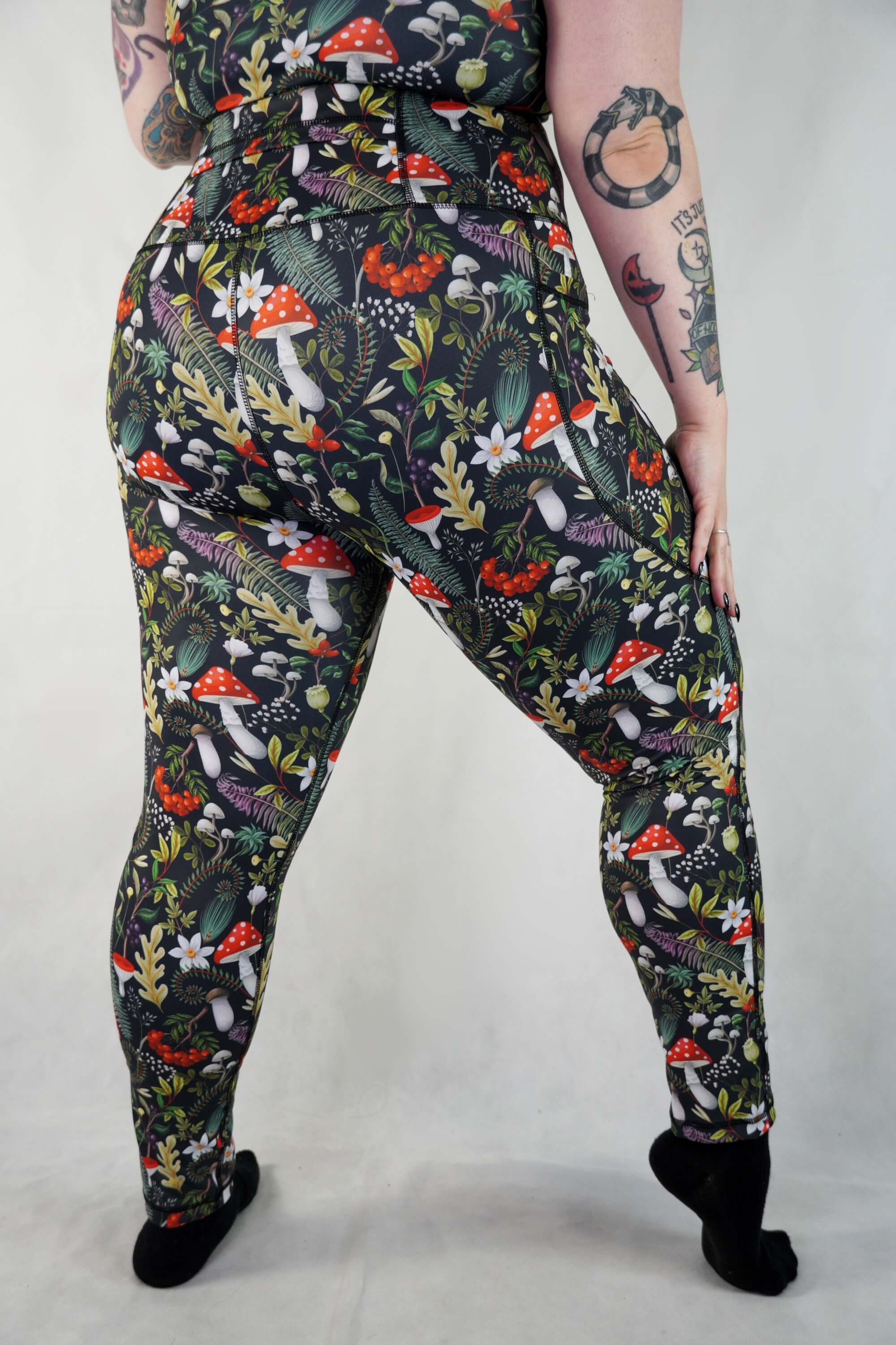 The Hollow Grove - Side Pocket Leggings