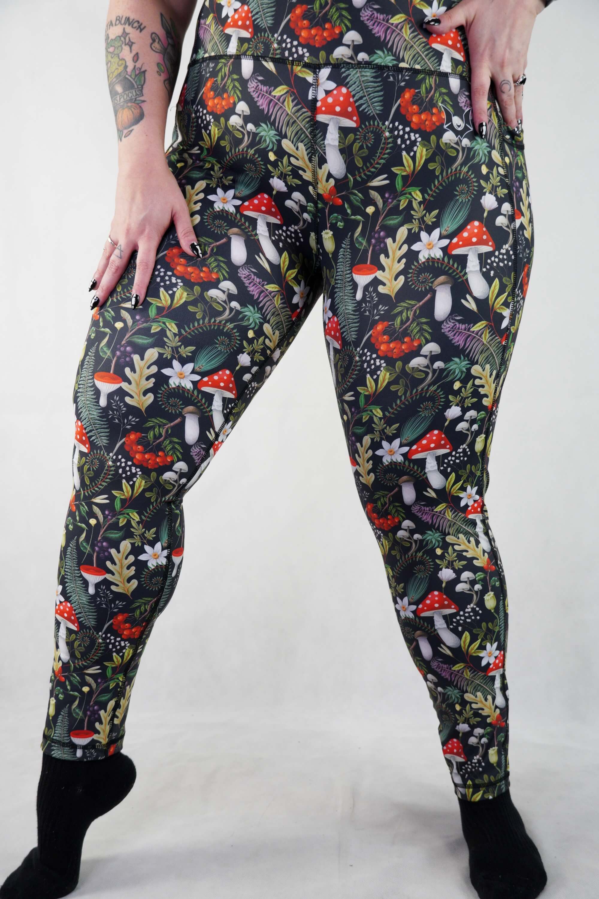 The Hollow Grove - Side Pocket Leggings